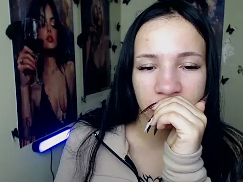 Snapshot of Em7MaA chatting on 10/24/25, 07:02 Em7MaA online show from 10/24/25, 07:02