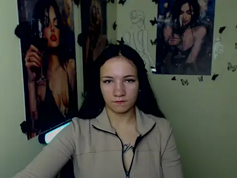 Snapshot of Em7MaA chatting on 11/04/25, 01:15 Em7MaA online show from 11/04/25, 01:15