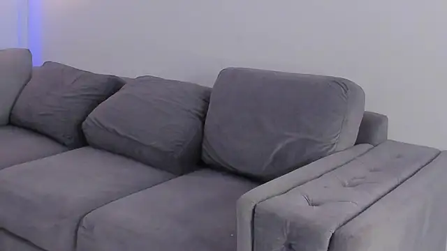 Snapshot of cinnia_ chatting on 02/27/26, 10:59 cinnia online show from 02/27/26, 10:59