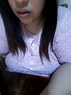 Snapshot of Madam-bezoul- chatting on 11/24/25, 07:19 Madam-bezoul- online show from 11/24/25, 07:19