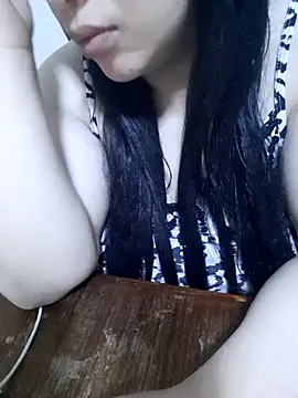 Snapshot of Madam-bezoul- chatting on 11/14/25, 08:56 Madam-bezoul- online show from 11/14/25, 08:56