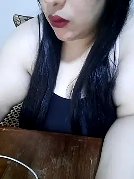 Snapshot of Madam-bezoul- chatting on 10/28/25, 09:58 Madam-bezoul- online show from 10/28/25, 09:58