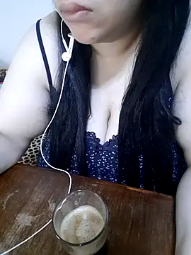 Snapshot of Madam-bezoul- chatting on 11/06/25, 08:07 Madam-bezoul- online show from 11/06/25, 08:07