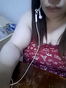 Snapshot of Madam-bezoul- chatting on 12/01/25, 03:18 Madam-bezoul- online show from 12/01/25, 03:18