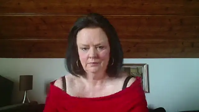 Snapshot of TiffanyMature chatting on 09/26/25, 08:32 TiffanyMature online show from 09/26/25, 08:32