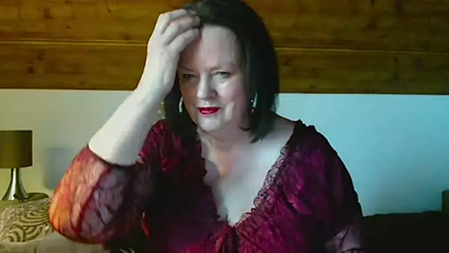 TiffanyMature online show from 11/18/25, 08:06