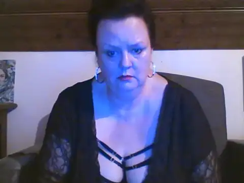 Snapshot of TiffanyMature chatting on 04/02/26, 08:37 TiffanyMature online show from 04/02/26, 08:37