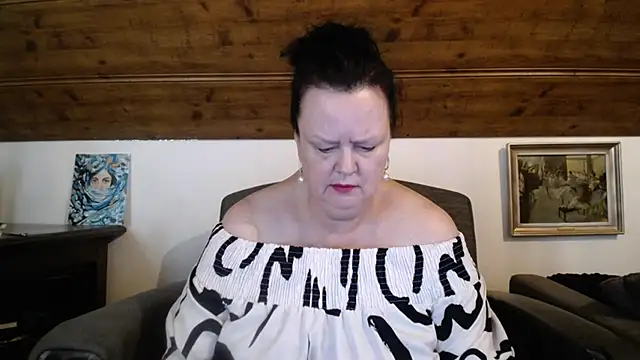 Snapshot of TiffanyMature chatting on 06/12/26, 07:06 TiffanyMature online show from 06/12/26, 07:06