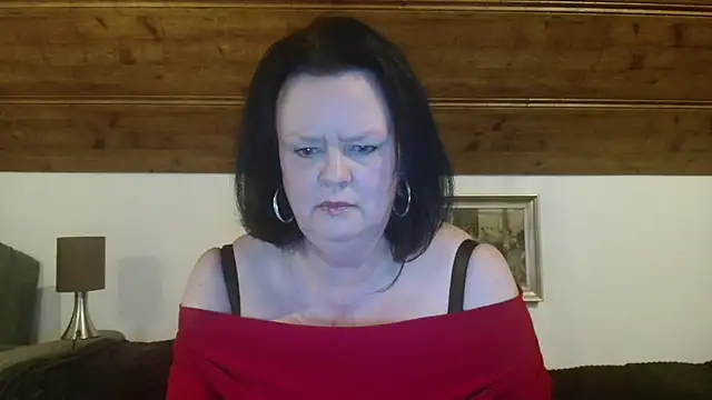 Snapshot of TiffanyMature chatting on 09/25/25, 08:26 TiffanyMature online show from 09/25/25, 08:26