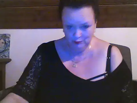 Snapshot of TiffanyMature chatting on 04/03/26, 08:37 TiffanyMature online show from 04/03/26, 08:37