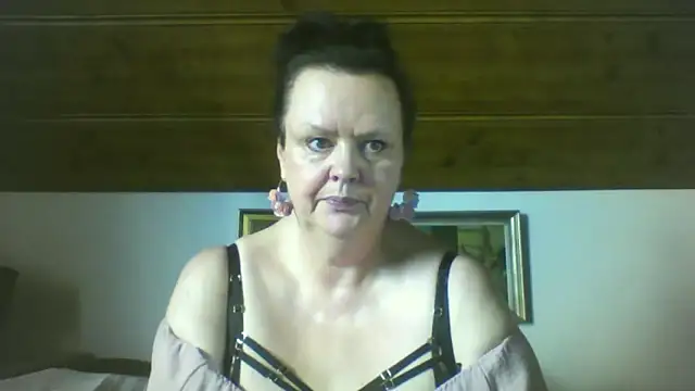Snapshot of TiffanyMature chatting on 09/09/25, 02:04 TiffanyMature online show from 09/09/25, 02:04