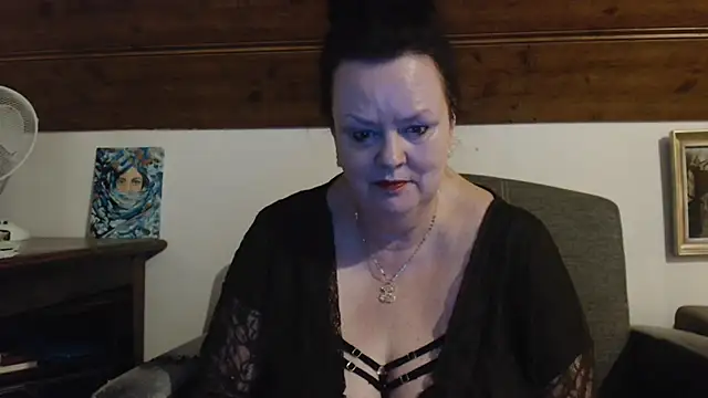 Snapshot of TiffanyMature chatting on 04/05/26, 08:15 TiffanyMature online show from 04/05/26, 08:15
