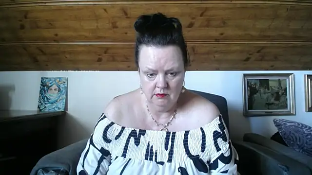 Snapshot of TiffanyMature chatting on 05/26/26, 08:23 TiffanyMature online show from 05/26/26, 08:23