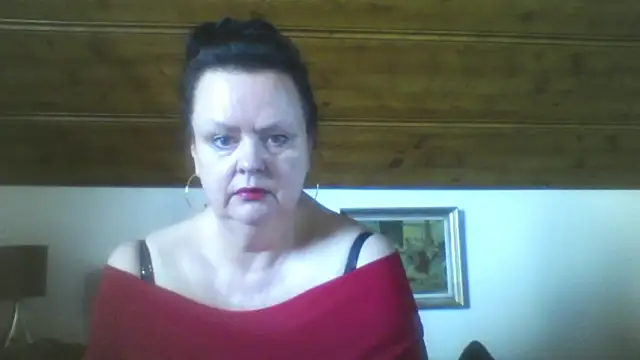Snapshot of TiffanyMature chatting on 09/23/25, 09:16 TiffanyMature online show from 09/23/25, 09:16