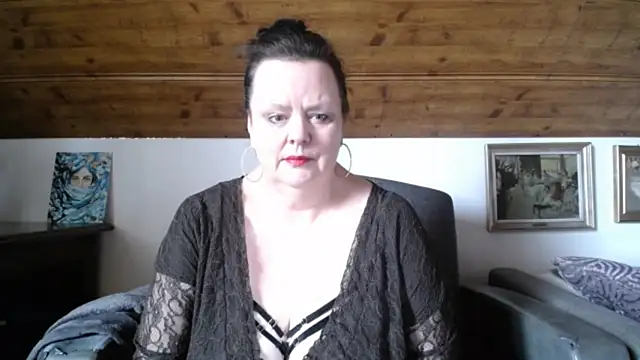 Snapshot of TiffanyMature chatting on 04/24/26, 09:11 TiffanyMature online show from 04/24/26, 09:11