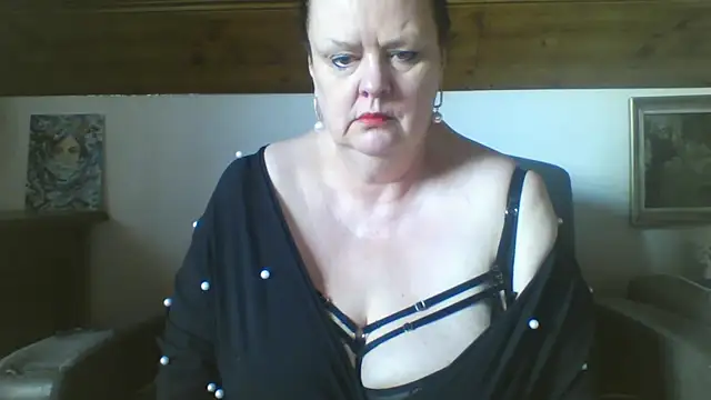 Snapshot of TiffanyMature chatting on 04/11/26, 02:10 TiffanyMature online show from 04/11/26, 02:10