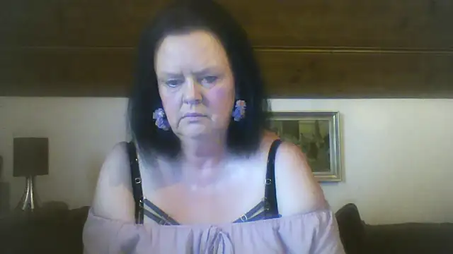 Snapshot of TiffanyMature chatting on 09/18/25, 02:20 TiffanyMature online show from 09/18/25, 02:20