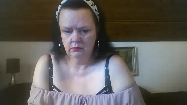 Snapshot of TiffanyMature chatting on 09/22/25, 07:58 TiffanyMature online show from 09/22/25, 07:58