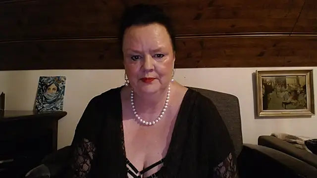 Snapshot of TiffanyMature chatting on 04/26/26, 08:17 TiffanyMature online show from 04/26/26, 08:17