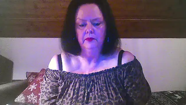 TiffanyMature online show from 12/22/25, 09:04