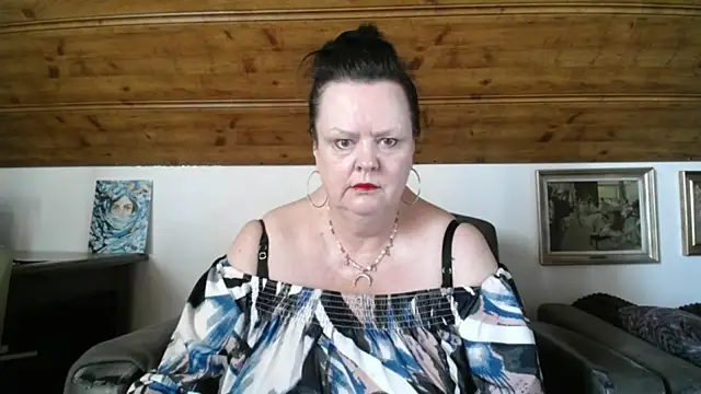 Snapshot of TiffanyMature chatting on 06/01/26, 07:19 TiffanyMature online show from 06/01/26, 07:19