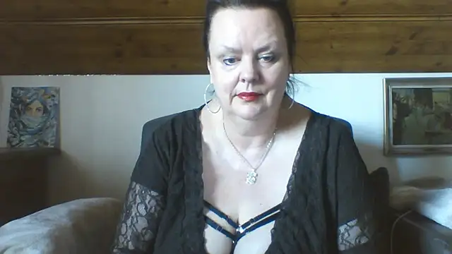 Snapshot of TiffanyMature chatting on 04/17/26, 09:45 TiffanyMature online show from 04/17/26, 09:45