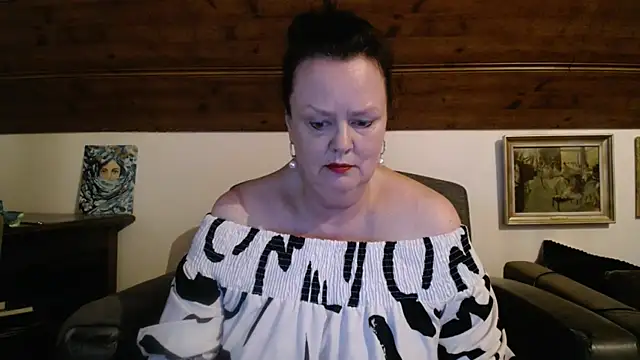 Snapshot of TiffanyMature chatting on 06/12/26, 07:11 TiffanyMature online show from 06/12/26, 07:11