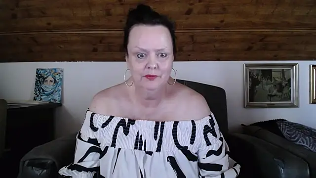 Snapshot of TiffanyMature chatting on 07/09/26, 02:16 TiffanyMature online show from 07/09/26, 02:16