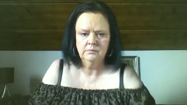 Snapshot of TiffanyMature chatting on 09/15/25, 07:20 TiffanyMature online show from 09/15/25, 07:20