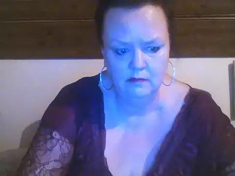 Snapshot of TiffanyMature chatting on 04/14/26, 08:03 TiffanyMature online show from 04/14/26, 08:03