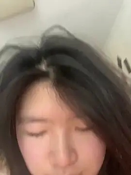 Snapshot of SSlady521 chatting on 12/17/25, 05:56 SSlady521 online show from 12/17/25, 05:56