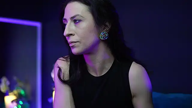 RubyRosa online show from 10/31/25, 09:54