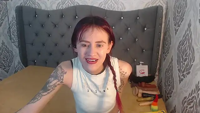 Snapshot of katheblows chatting on 10/15/25, 12:35 katheblows online show from 10/15/25, 12:35