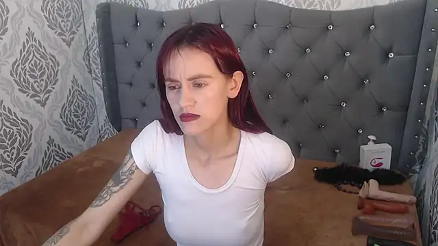 Snapshot of katheblows chatting on 10/13/25, 12:51 katheblows online show from 10/13/25, 12:51