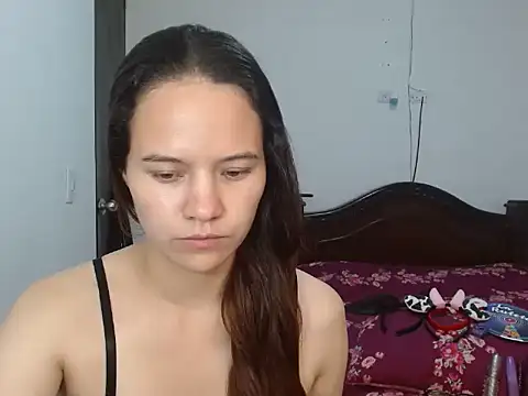 Snapshot of yarafuckass chatting on 10/21/25, 04:39 yarafuckass online show from 10/21/25, 04:39