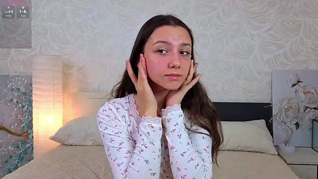 GiseleLamos online show from 10/18/25, 03:08