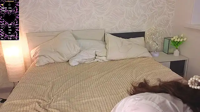 GiseleLamos online show from 10/09/25, 03:07