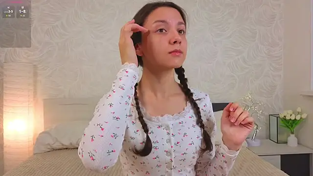 GiseleLamos online show from 10/10/25, 03:07