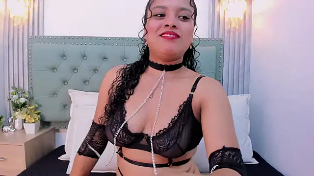 ValeriaJulio  online show from 12/02/25, 07:26
