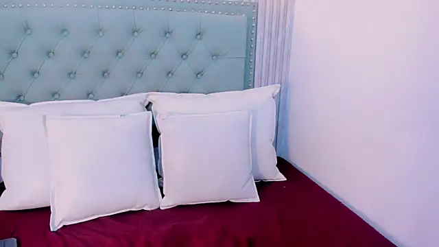 ValeriaJulio  online show from 10/07/25, 05:58