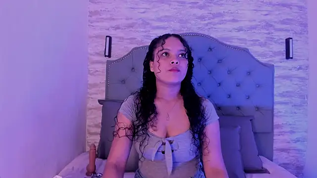 ValeriaJulio  online show from 09/30/25, 11:49