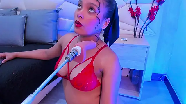 Snapshot of ValeriaJulio_ chatting on 02/25/26, 12:11 ValeriaJulio online show from 02/25/26, 12:11