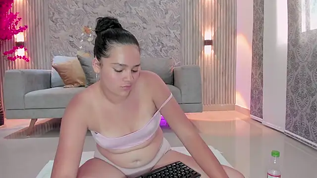 karlie small online show from 03/04/26, 07:32