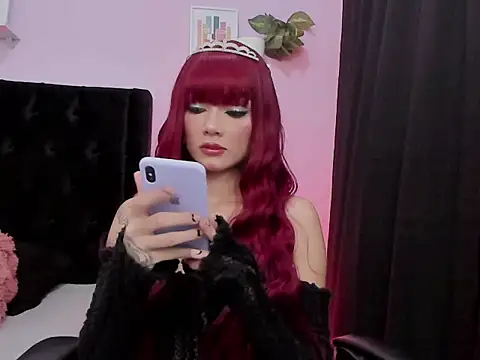 Snapshot of emmabridgerton chatting on 10/08/25, 06:48 emmabridgerton online show from 10/08/25, 06:48
