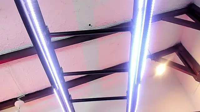 Snapshot of ItaloMoore chatting on 11/21/25, 11:31 ItaloMoore online show from 11/21/25, 11:31