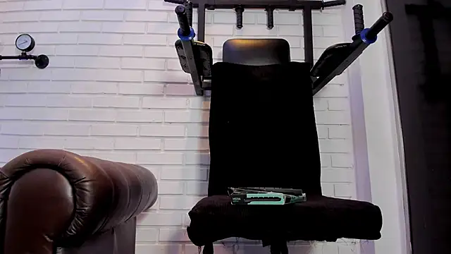 Snapshot of ItaloMoore chatting on 10/24/25, 11:20 ItaloMoore online show from 10/24/25, 11:20