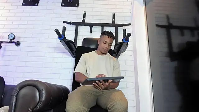 ItaloMoore online show from 02/13/26, 03:34