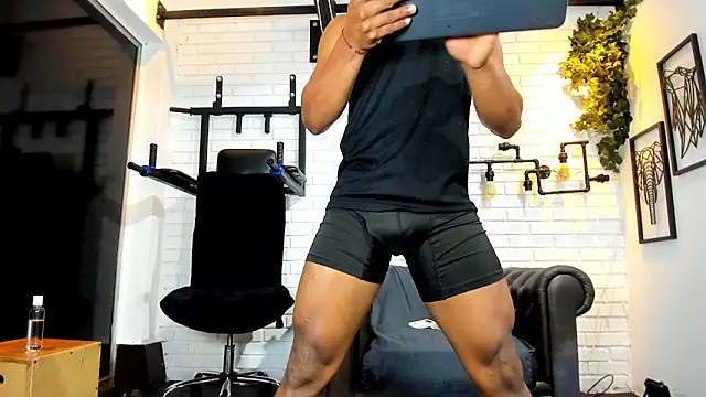 ItaloMoore online show from 04/09/26, 01:39