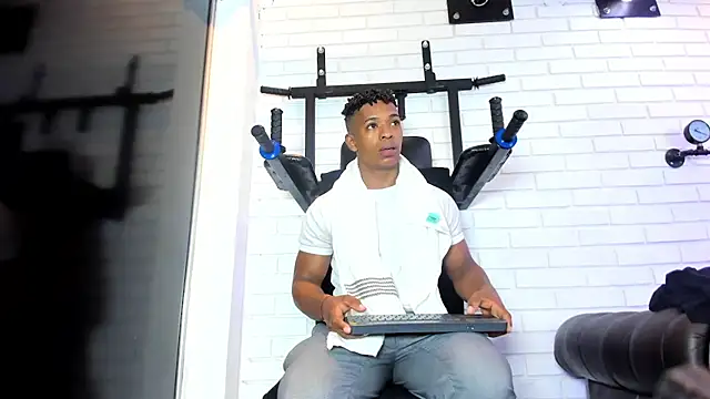 ItaloMoore online show from 03/06/26, 11:27