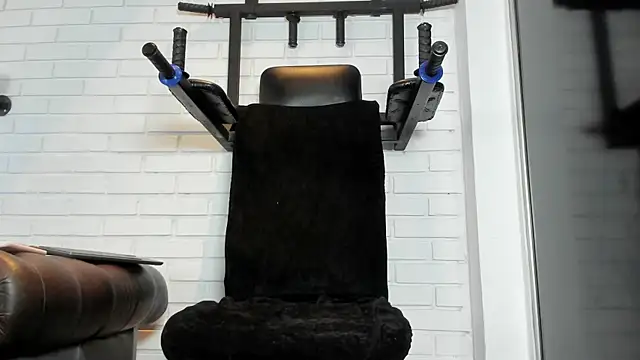 Snapshot of ItaloMoore chatting on 10/28/25, 12:48 ItaloMoore online show from 10/28/25, 12:48